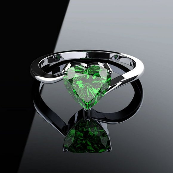 Heart-Shaped Emerald Green Silver Solitaire Ring - Picture 6 of 8